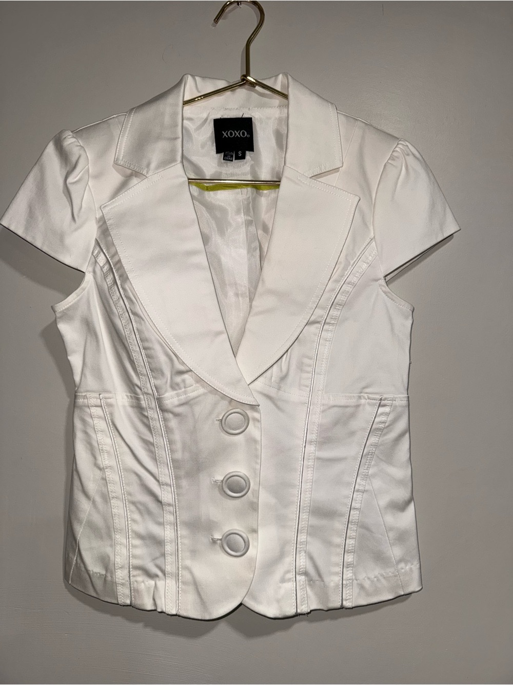 XOXO White Short Sleeve Tailored Button Front Blazer Top - Picture 1 of 7